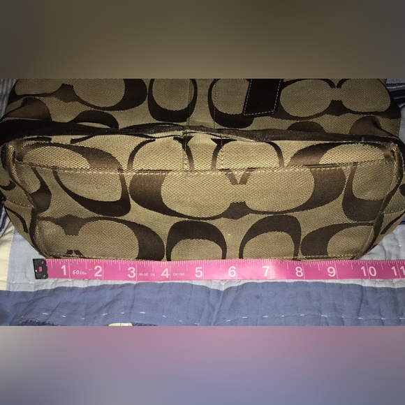 👜COACH👜 Signature Canvas Shoulder Tote - Picture 14 of 14